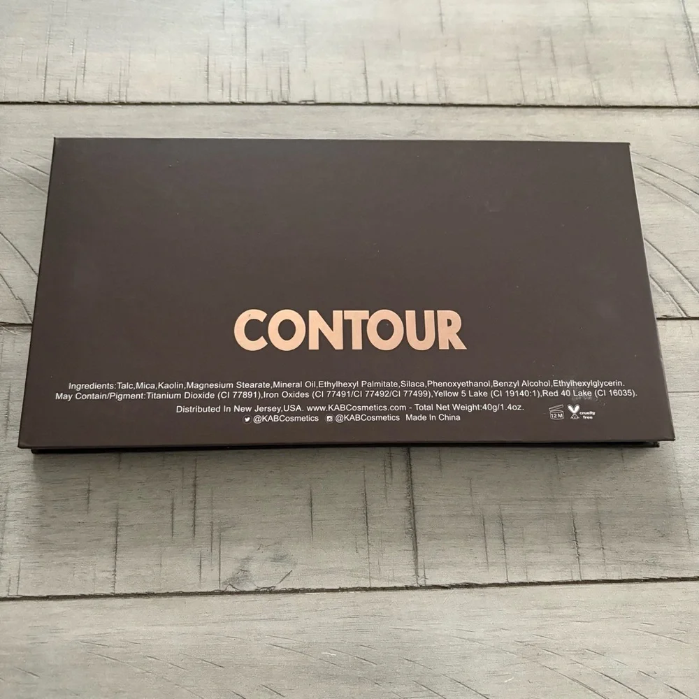 KAB COSMETICS CONTOUR LARGE PALETTE GIFT SET BRAND NEW IN BOX